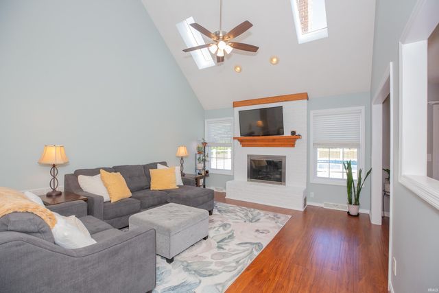 8910 Ridge View Lane, Mount Vernon, IN 47620