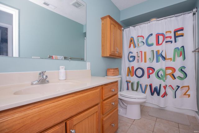 8910 Ridge View Lane, Mount Vernon, IN 47620