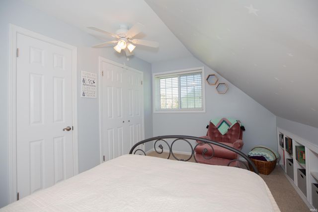 8910 Ridge View Lane, Mount Vernon, IN 47620