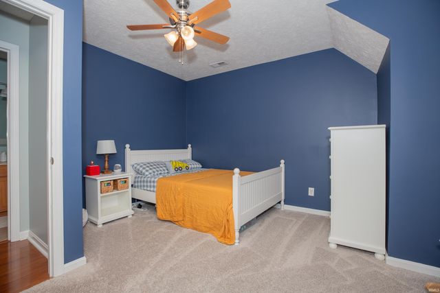 8910 Ridge View Lane, Mount Vernon, IN 47620