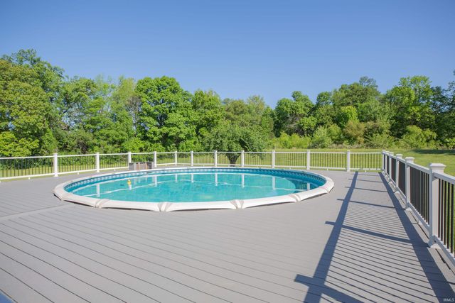 8910 Ridge View Lane, Mount Vernon, IN 47620