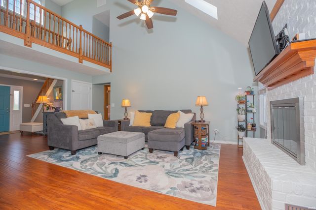 8910 Ridge View Lane, Mount Vernon, IN 47620