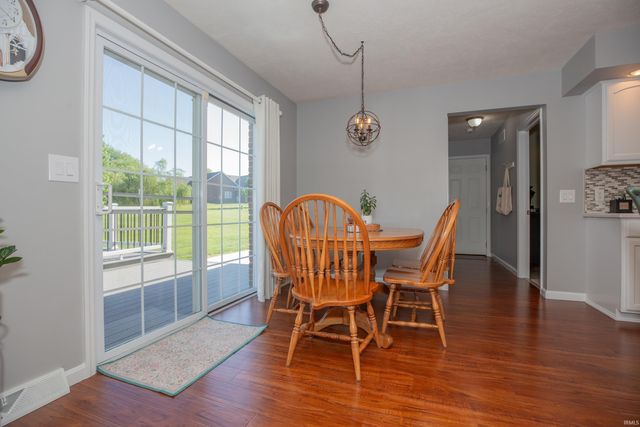 8910 Ridge View Lane, Mount Vernon, IN 47620