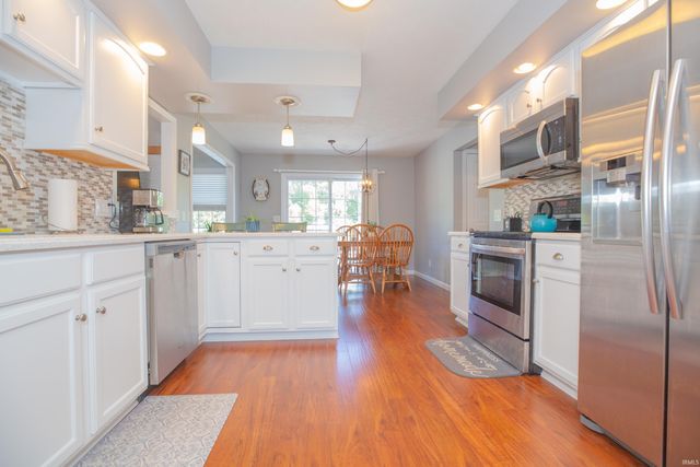 8910 Ridge View Lane, Mount Vernon, IN 47620