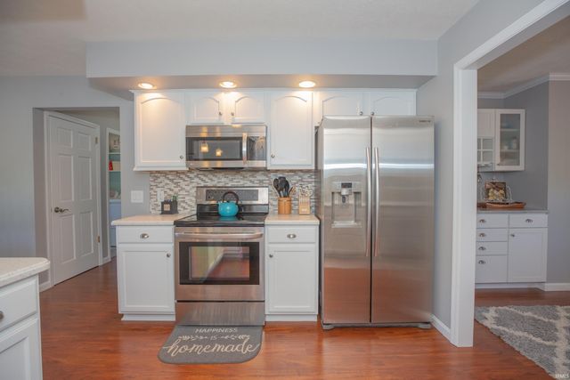 8910 Ridge View Lane, Mount Vernon, IN 47620