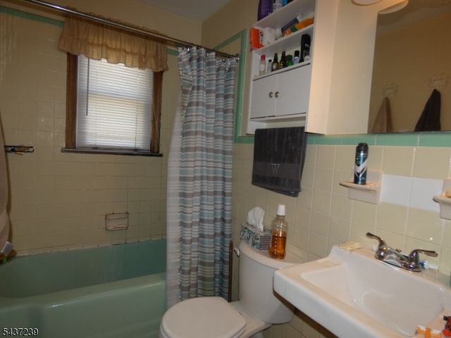 633 S Lincoln Ave, Woodbridge Twp., NJ 07095