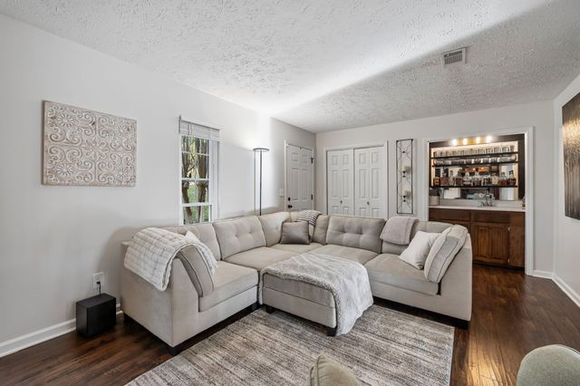 387 Huntington Ridge Dr, Nashville, TN 37211