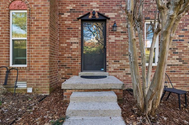 387 Huntington Ridge Dr, Nashville, TN 37211