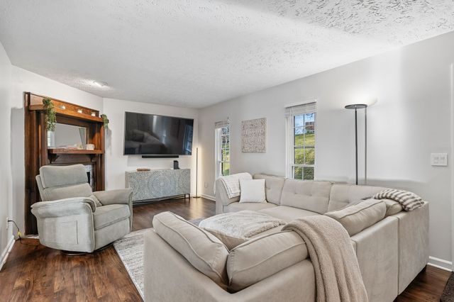 387 Huntington Ridge Dr, Nashville, TN 37211