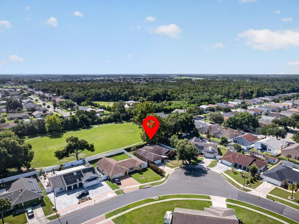Image 5 of property listing at 2704 MUSCATELLO STREET, Orlando, FL 32837
