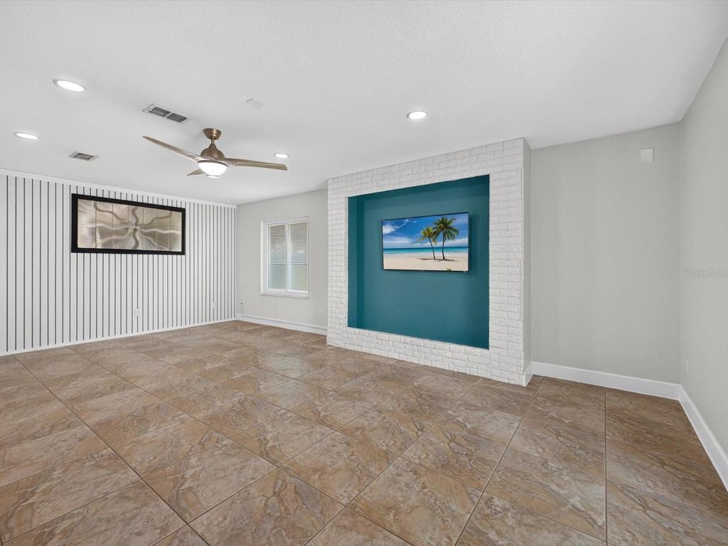 Image 10 of property listing at 2704 MUSCATELLO STREET, Orlando, FL 32837