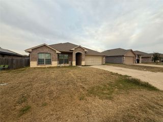 116 Willowbend Loop, Mabank, TX 75147
