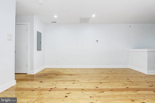 2127 CHRISTIAN ST, Philadelphia, PA 19146