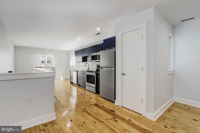 2127 CHRISTIAN ST, Philadelphia, PA 19146