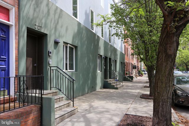 2127 CHRISTIAN ST, Philadelphia, PA 19146