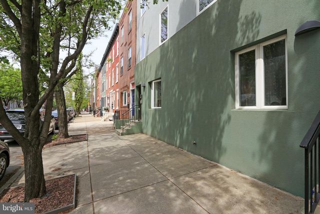 2127 CHRISTIAN ST, Philadelphia, PA 19146