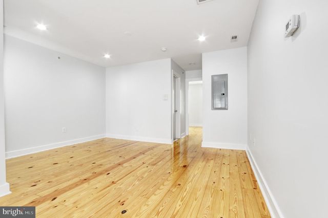 2127 CHRISTIAN ST, Philadelphia, PA 19146