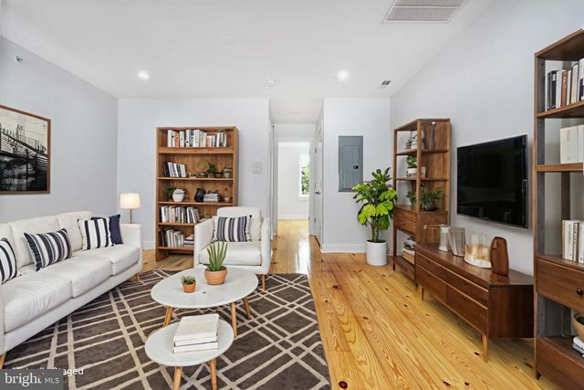 2127 CHRISTIAN ST, Philadelphia, PA 19146