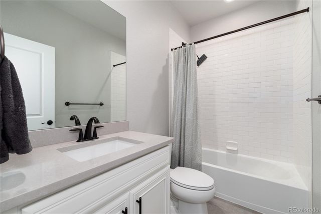 6822 S Vandriver Court, Aurora, CO 80016