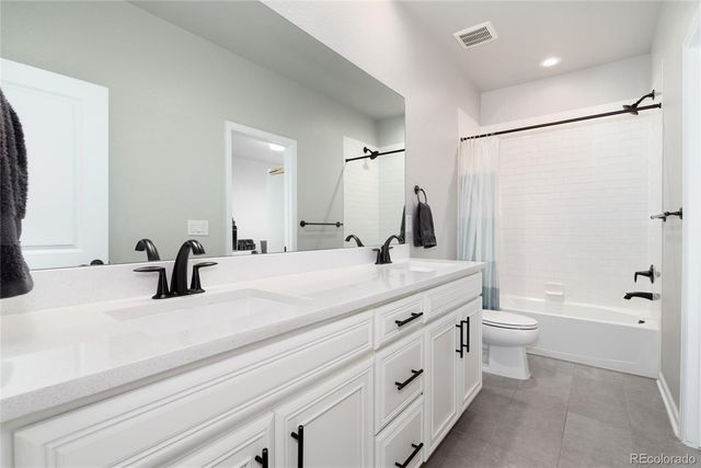 6822 S Vandriver Court, Aurora, CO 80016