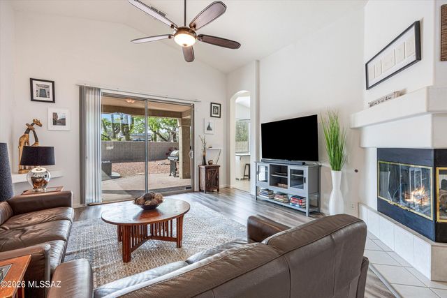 12929 N Meadview Way, Oro Valley, AZ 85755