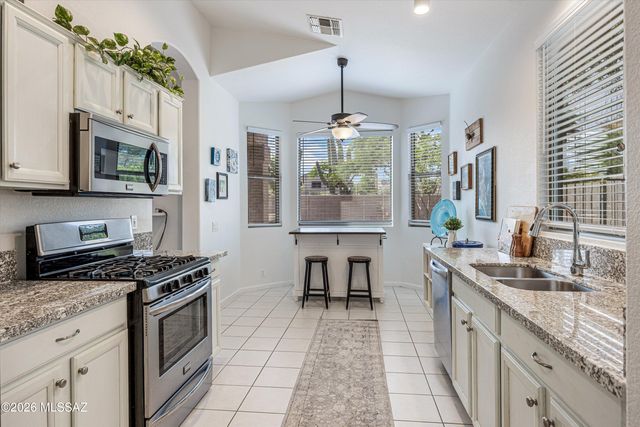 12929 N Meadview Way, Oro Valley, AZ 85755