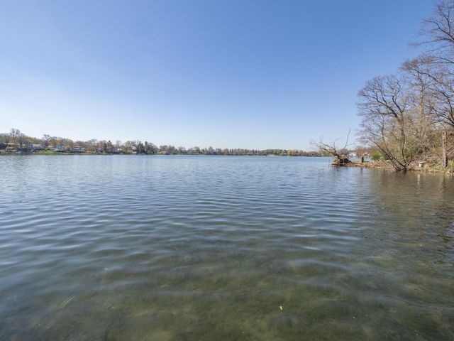 11915 Lakeway Street, Plainwell, MI 49080