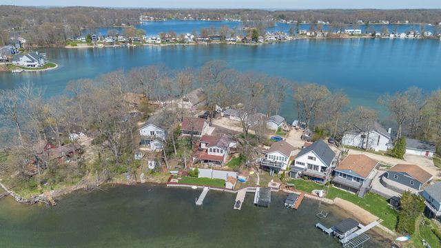 11915 Lakeway Street, Plainwell, MI 49080