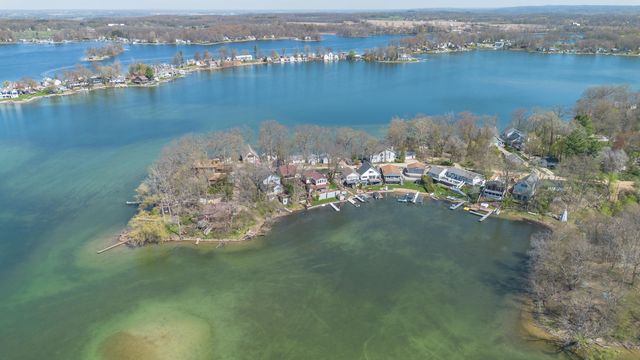 11915 Lakeway Street, Plainwell, MI 49080