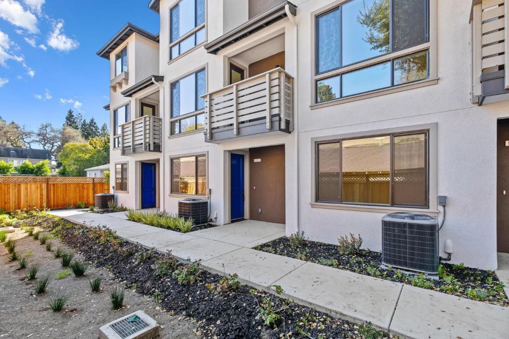 951 Woodside Road, Redwood City, CA 94061