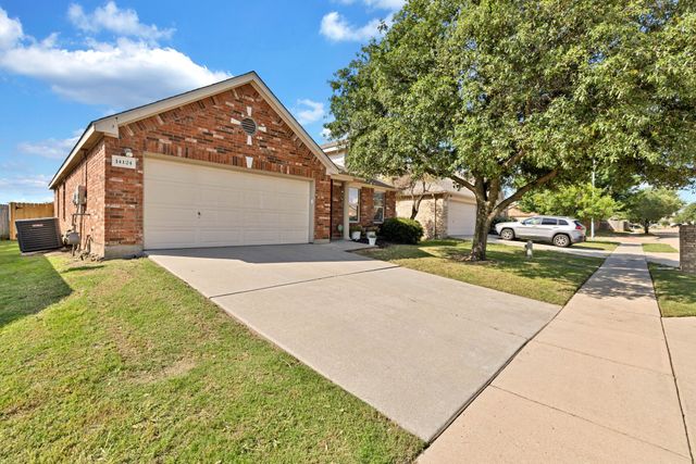 14124 Snaffle Bit Trail, Fort Worth, TX 76052