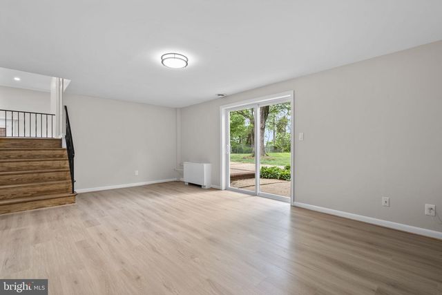 10242 STRATFORD AVE, Fairfax, VA 22030