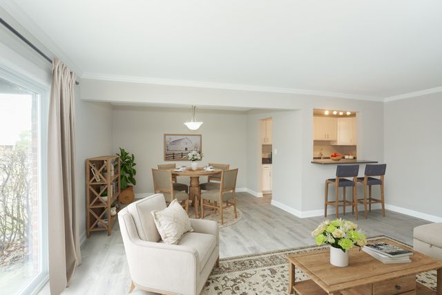 4250 W Lake Avenue 105C, Glenview, IL 60026