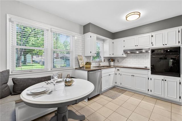 7721 W 96th Terrace, Overland Park, KS 66212
