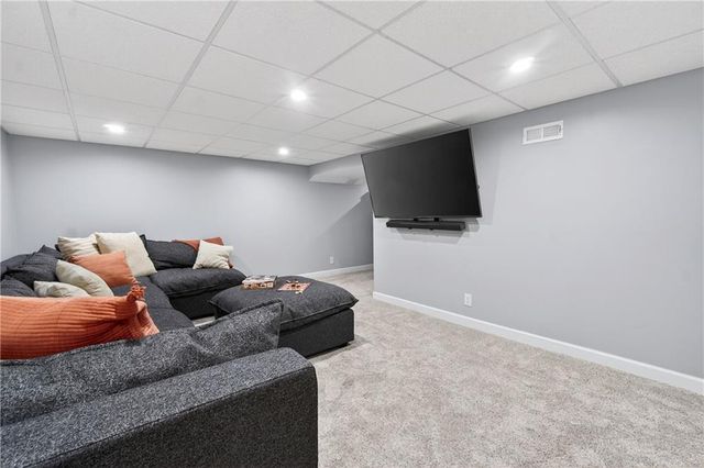 7721 W 96th Terrace, Overland Park, KS 66212
