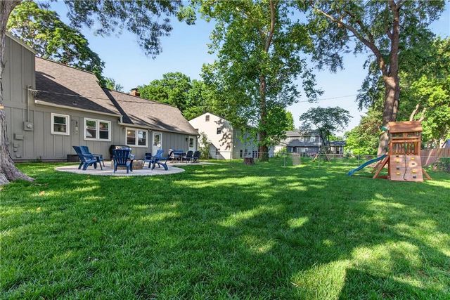 7721 W 96th Terrace, Overland Park, KS 66212