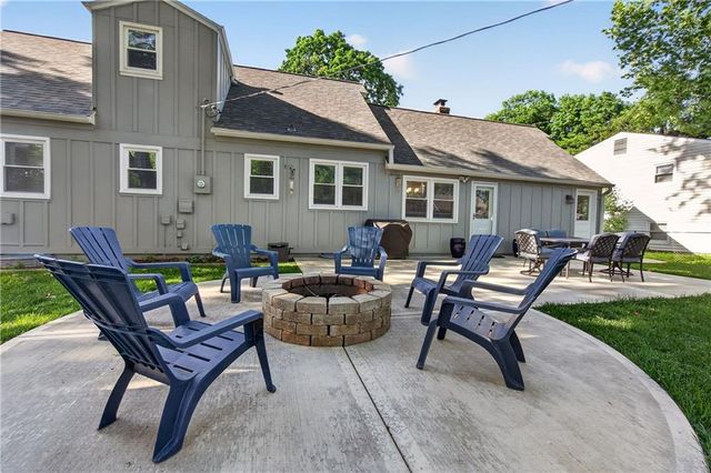 7721 W 96th Terrace, Overland Park, KS 66212