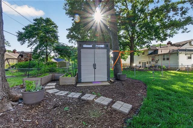 7721 W 96th Terrace, Overland Park, KS 66212