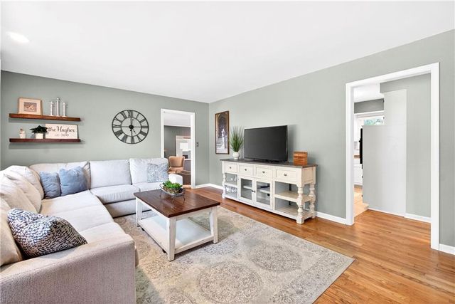 7721 W 96th Terrace, Overland Park, KS 66212