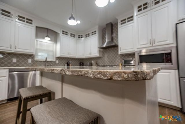 802 Mc Donald Road, Port Lavaca, TX 77979