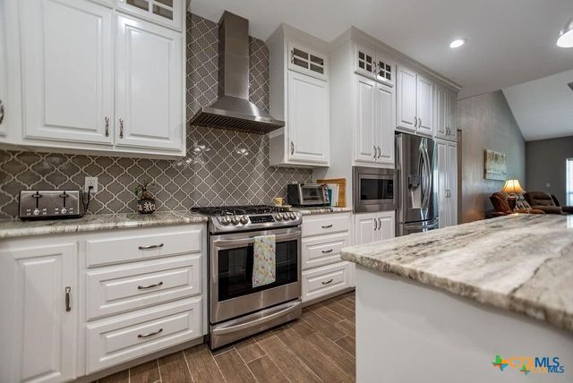 802 Mc Donald Road, Port Lavaca, TX 77979