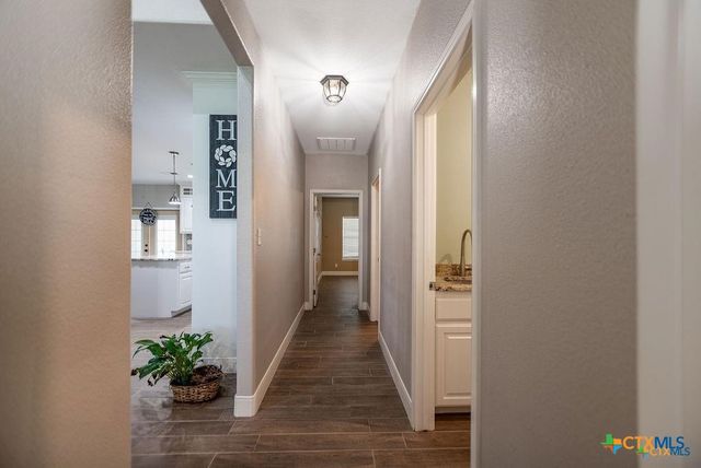 802 Mc Donald Road, Port Lavaca, TX 77979