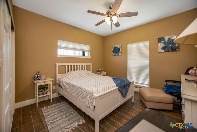 802 Mc Donald Road, Port Lavaca, TX 77979