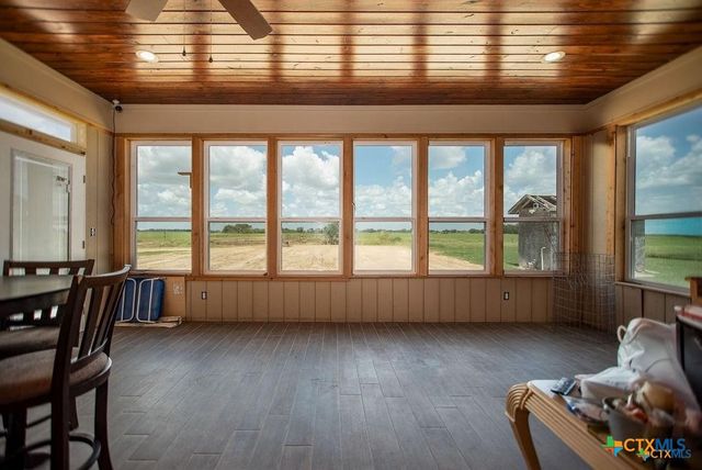 802 Mc Donald Road, Port Lavaca, TX 77979