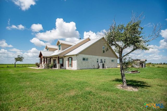 802 Mc Donald Road, Port Lavaca, TX 77979