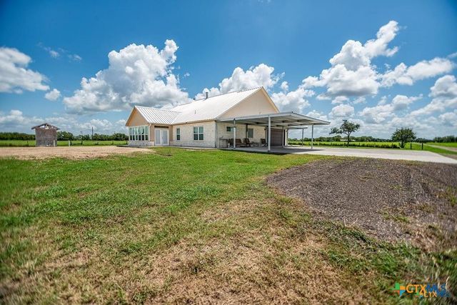 802 Mc Donald Road, Port Lavaca, TX 77979