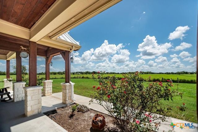 802 Mc Donald Road, Port Lavaca, TX 77979