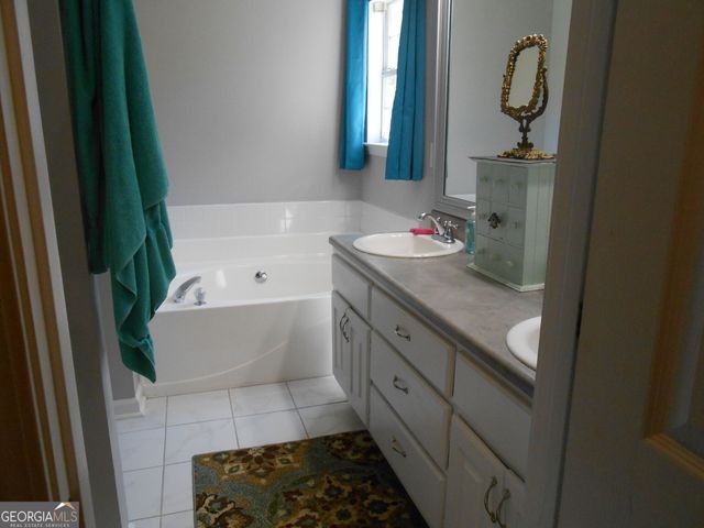 209 Pebble Creek Drive, Mcdonough, GA 30253