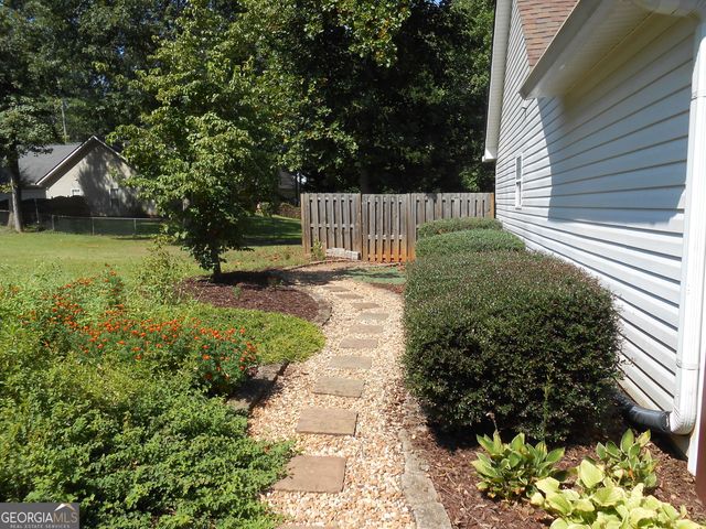 209 Pebble Creek Drive, Mcdonough, GA 30253