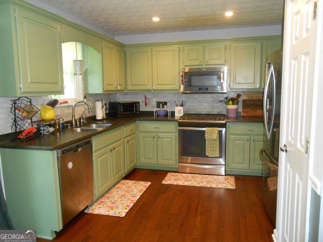 209 Pebble Creek Drive, Mcdonough, GA 30253